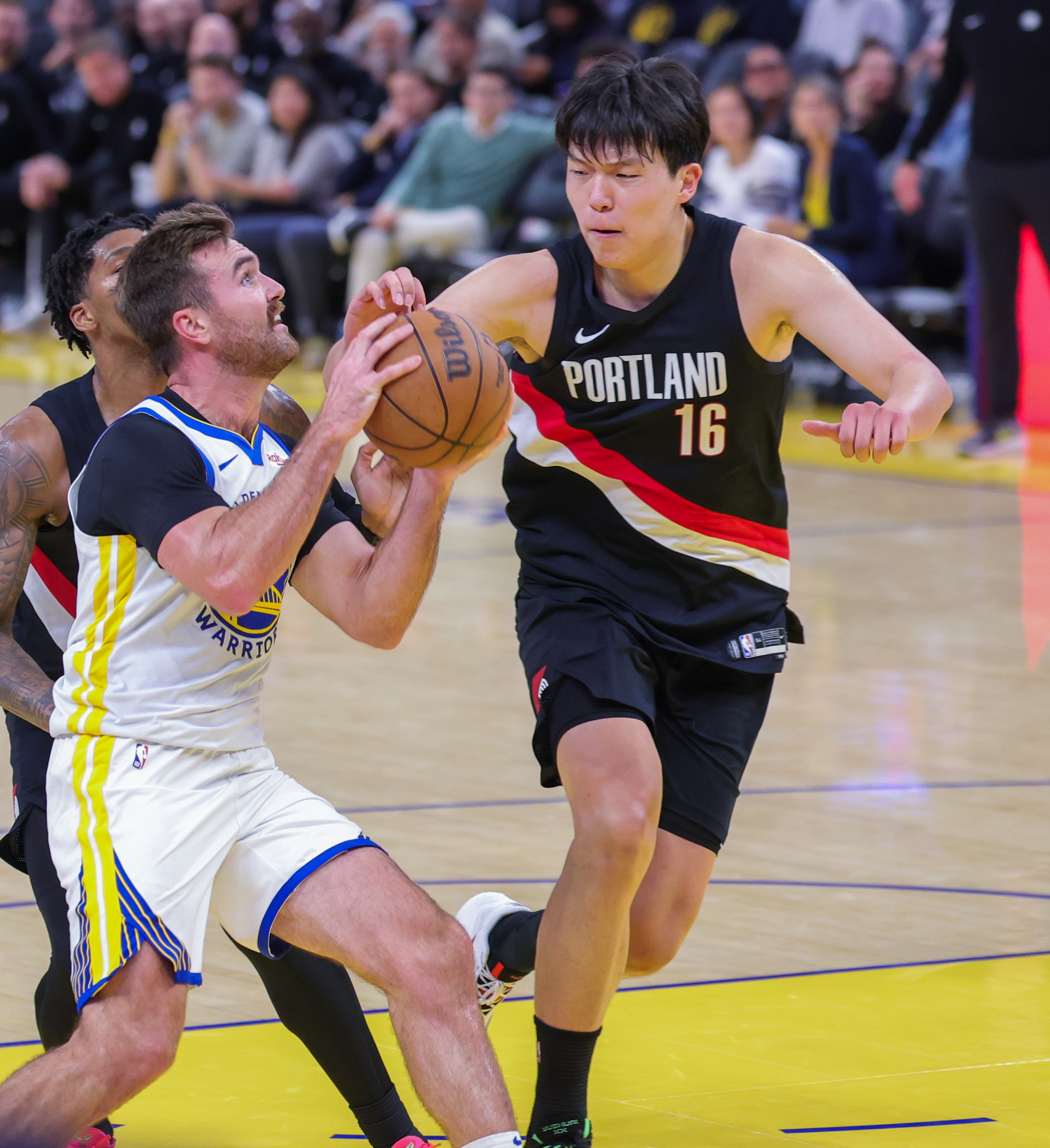 ayxsport-包含冲刺阶段NBA季后赛传出新动向,印第安纳步行者内部沟通,管理层表态:引发热议,临场指挥获称赞的词条